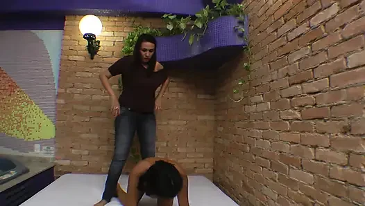 Midilli kızı dev - kadın aşağılama kızları