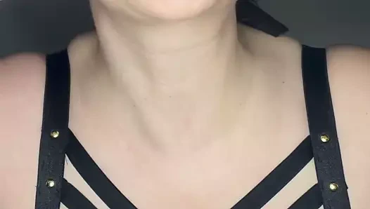 İki dildo, maskeli orgazm, iki dildo emmek, iki dildo sikişmek, büyük göt, yapay penis oral seks istiyorum