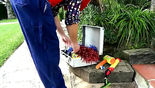 Götüme dildo sokmayı ve yabancılar tarafından sert sikilmeyi seviyorum