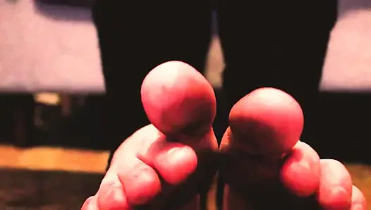 Sakso fahişelerine mastürbasyon yaparken yakalandın şimdi dediğimi yap yoksa