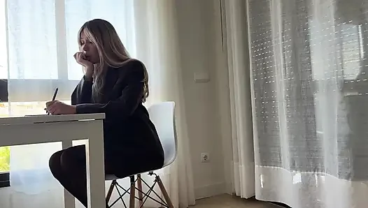 Genç Bir Sekreter Ve Patronu Arasında Seks