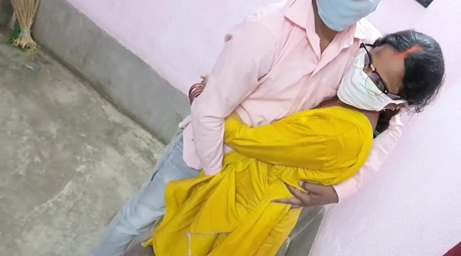 Hintli köylü chachi Bhatija ile sikişiyor