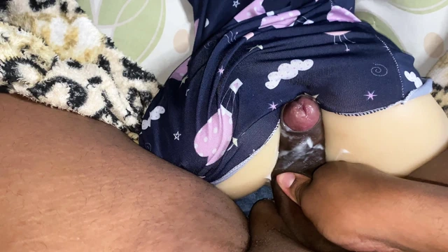 Yeter diyene kadar yakışıklı kızımın vajinasına boşal.