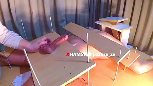 Onu handjob ile umutsuzluğa düşürdüm. sonra orgazmı mahvetti + orgazm sonrası