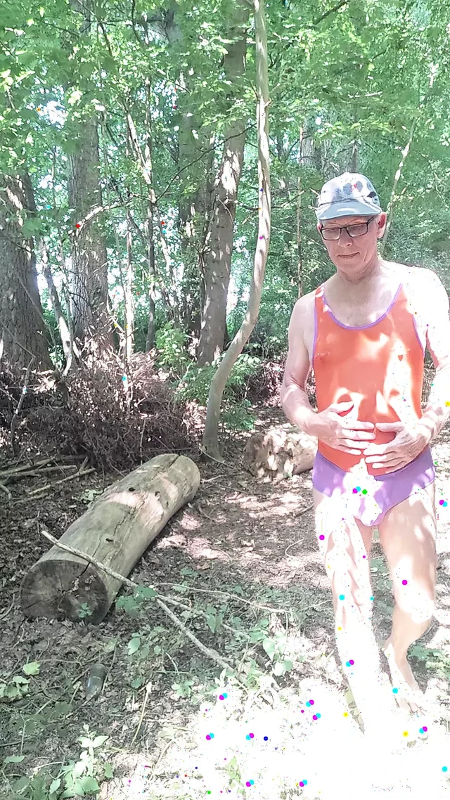 Танкетка с дилдо