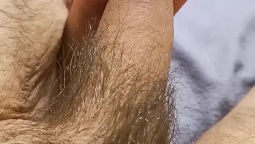 Üvey erkek kardeşim bana yarağını veriyor ve hepsini yiyorum