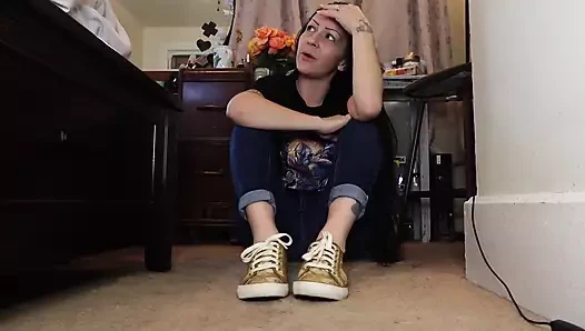 Bütün gün ayaklarımın üzerinde ve keskinler