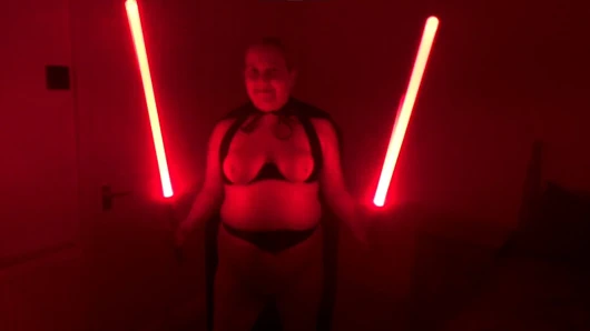 Yıldız savaşları cosplay – Sith Lady Darth Vixen