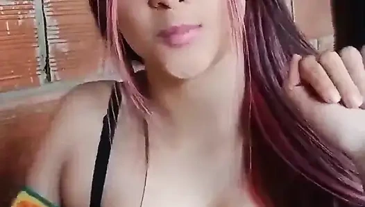 Genç Kolombiyalı kız