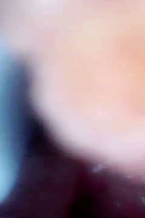 Endoskop kamera karımın g noktasını kaydediyor. Eğitici video yakın çekim