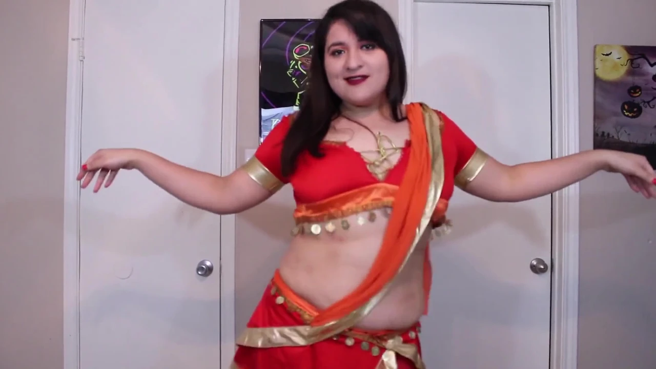 Belly Dancer Gives a Lucky Audience Member a Footjob