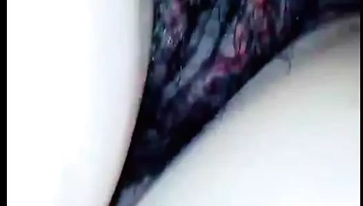 Ateşli seksi kız öğrenci sevimli pembe desi amcık tek başına sikişiyor mastürbasyon yapıyor