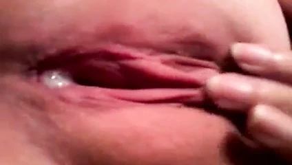 Güzel kedi sonra boşalmak