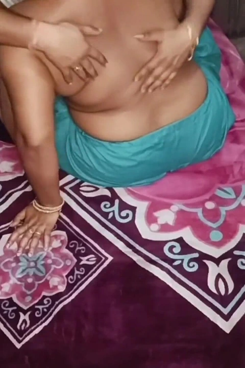 Hintli haryanvi üvey kız kardeş üvey erkek kardeşiyle sert seks yapıyor