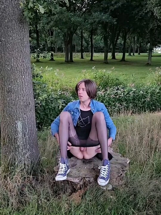 Annemieke Public Flashing in a Park