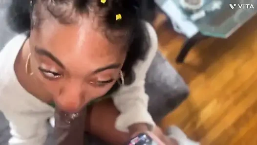 Bana bir özellik vermem gerekiyor Öyle düşünen lol yorum bırakın