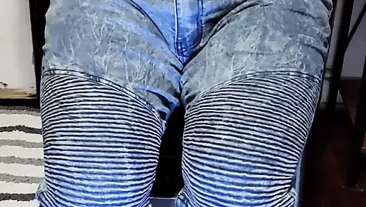 İşeme çaresizce, en sevdiğim video oyununu 1 tur daha oynamak için pantolonumu ıslatma riskini almaya karar verdim!