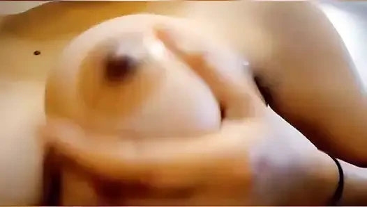 Güzel büyük göğüslerim