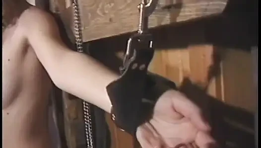Kızıl saçlı orta yaşlı seksi kadın ateşli genç sarışına sıkıntı getiriyor