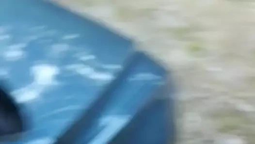 Norveç ormanında lanet güzel kıvrımlı kadın