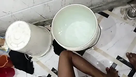 Islak duşta seks - sakso, meme işleri, göt sikişi ve göğüslere boşalma