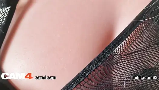 Seks bebeği amını ve ağzını dildolarla perişan ediyor