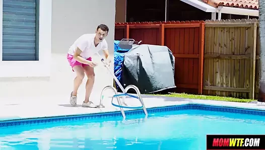 teen güneşlenme puma dikizliyor