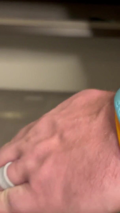 Hung sperm tanrısı bir seansta 100 ml döl atıyor | Klip 2