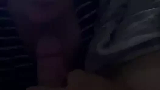 İngiliz sürtük kız arkadaş yalama taşaklar ve emme horoz