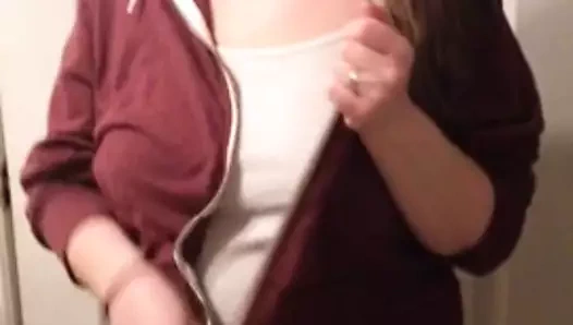 Steph sizin için soyunuyor çocuklar