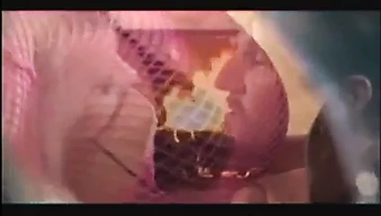 Brooke cenneti becerdin alıyor