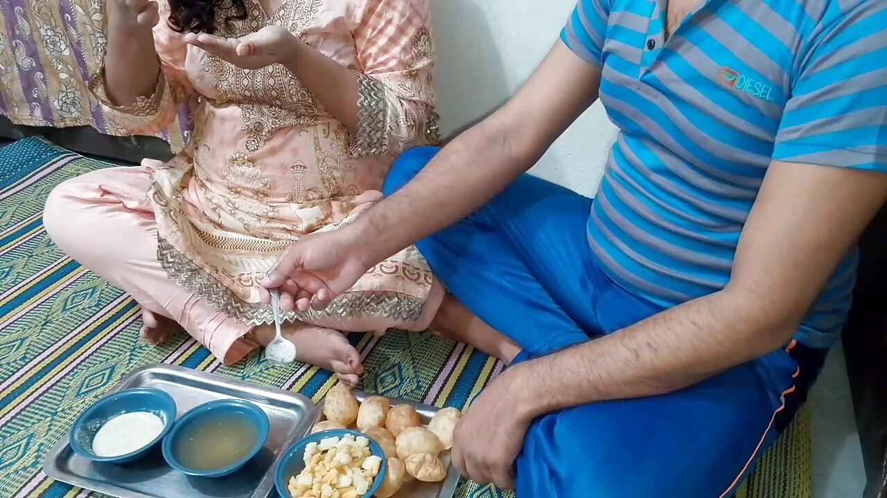 Didi ke favorite Pani puri me Lund or chut ka Pani dal kar bhote tasty ban gaye