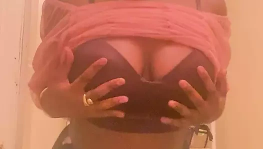 Günün kıyafeti - Afrikalı model baddie