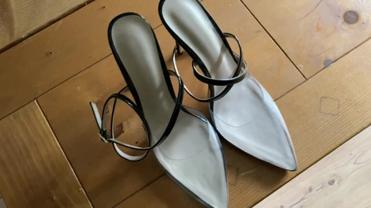 Seksi yüksek topuklu ayakkabılara 2 boşalma