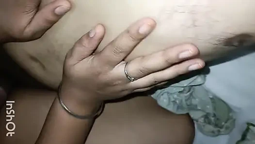 Bugün Priyanka yenge sekreterini otele çağırdı ve onu çok sikti.