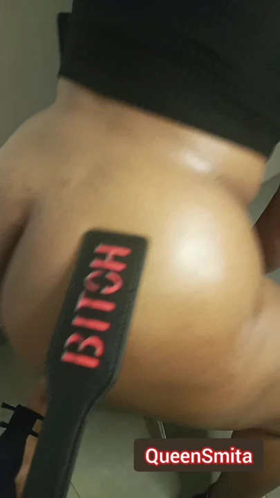 Соблазнительная тряска задницей