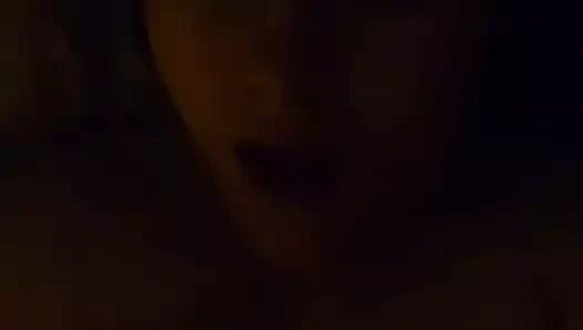 Tombul sürtük orgazm numarası yapıyor