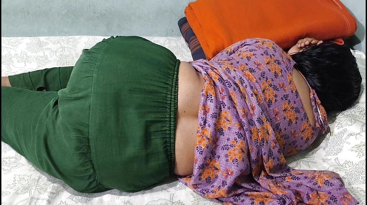 Köylü teyzeyle mağazada ilk kez sikişiyor