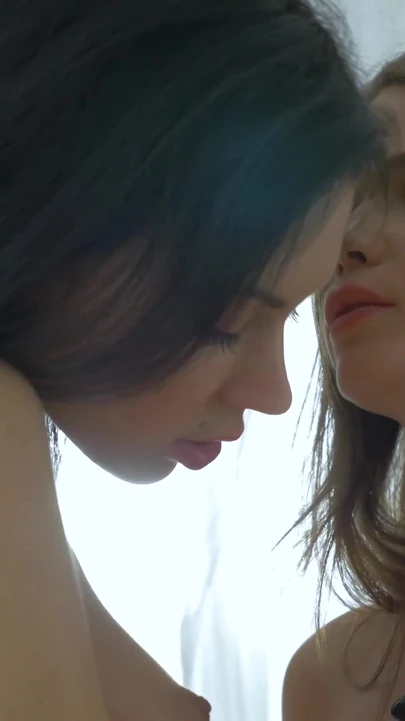 Захватывающий момент из "Тинки-лесбиянки сосут киски друг другу в 69"