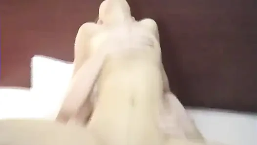 Özel Taylandlı amatör ning, 10 inçlik yarağa iki kez çoklu pozisyonlarda biniyor, ikinci adama biniyor, amcık açık, üç yüze boşalma parlak!