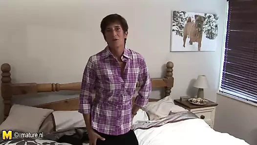 kıllı nine sürtük oynama ile kendini