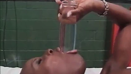 Siyah kaltak 30'dan fazla erkeğin spermini seviyor - csm