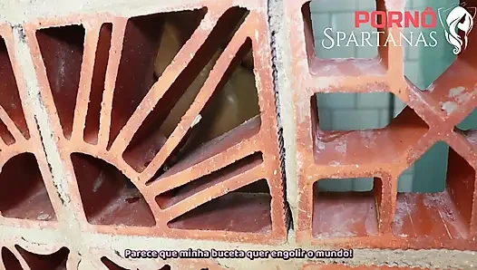 Beni gözetleyen komşumla yattım