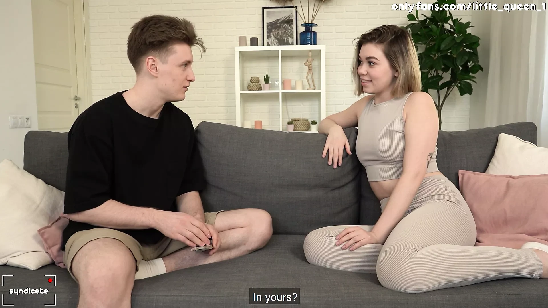 Üvey kızkardeş üvey kardeşi ile ilk kez anal denemeye karar verdi - Creampie