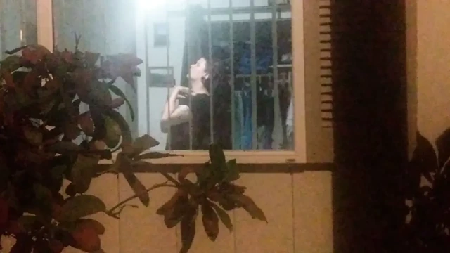 Birimiz başkasıyla sikişirken diğerimiz mastürbasyon yapıyor!