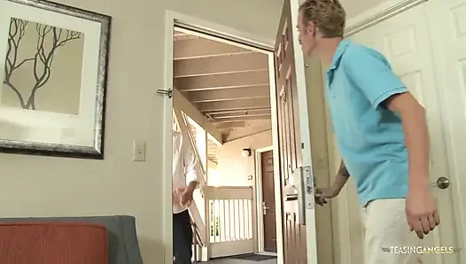 Alice Frost sert sikilmeden önce iki salya akıtıyor