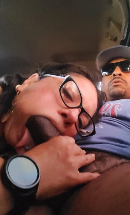 Halka açık sakso kraliçesi Throatzilla