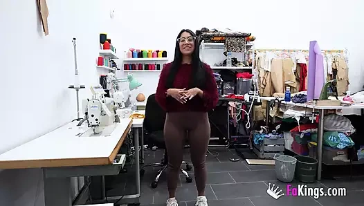 Ateşli latin lara rey partnerini sikmek istiyor