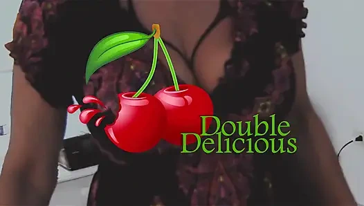 Üvey annem eğleniyor ve seks oyuncaklarıyla orgazm oluyor