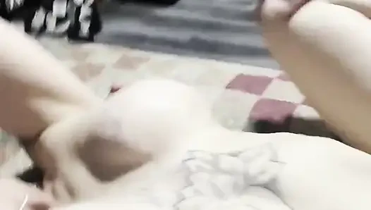 Porno yıldızı sert sikiliyor ve boşalıyor